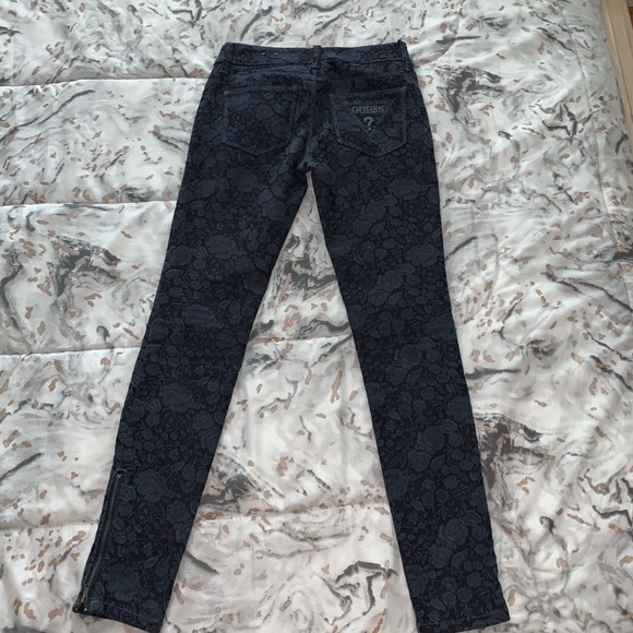 Guess Skinny Jeggings - Picture 3 of 8